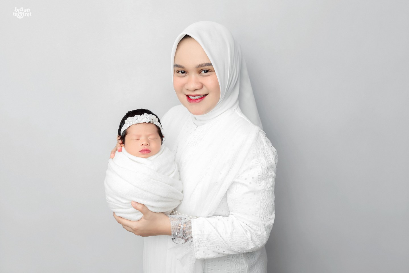 Foto Ibu dan Bayi